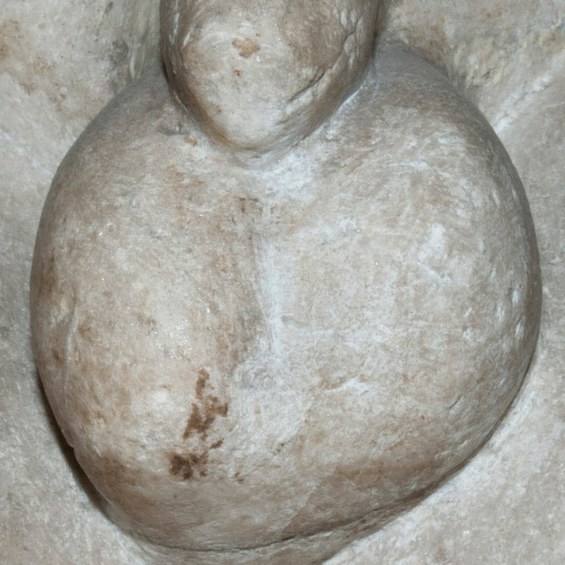 testiculo de estátua 1